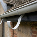 Half Round Aluminium Gutter Side Rafter Bracket 125mm — RAL 7035 (in use)